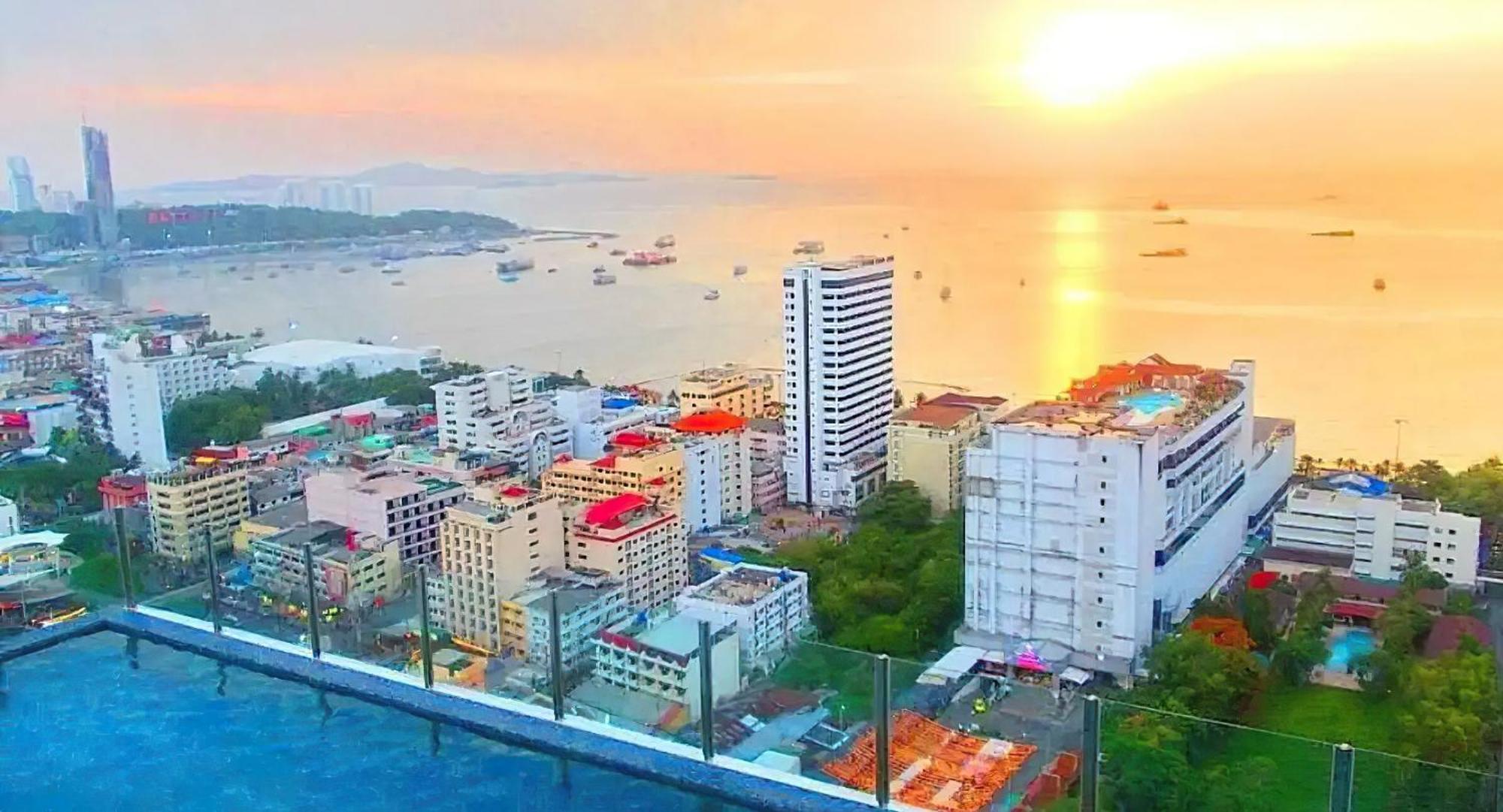 Central Pattaya - Sea View Large Balcony Condo With Infinity Pool Exterior photo